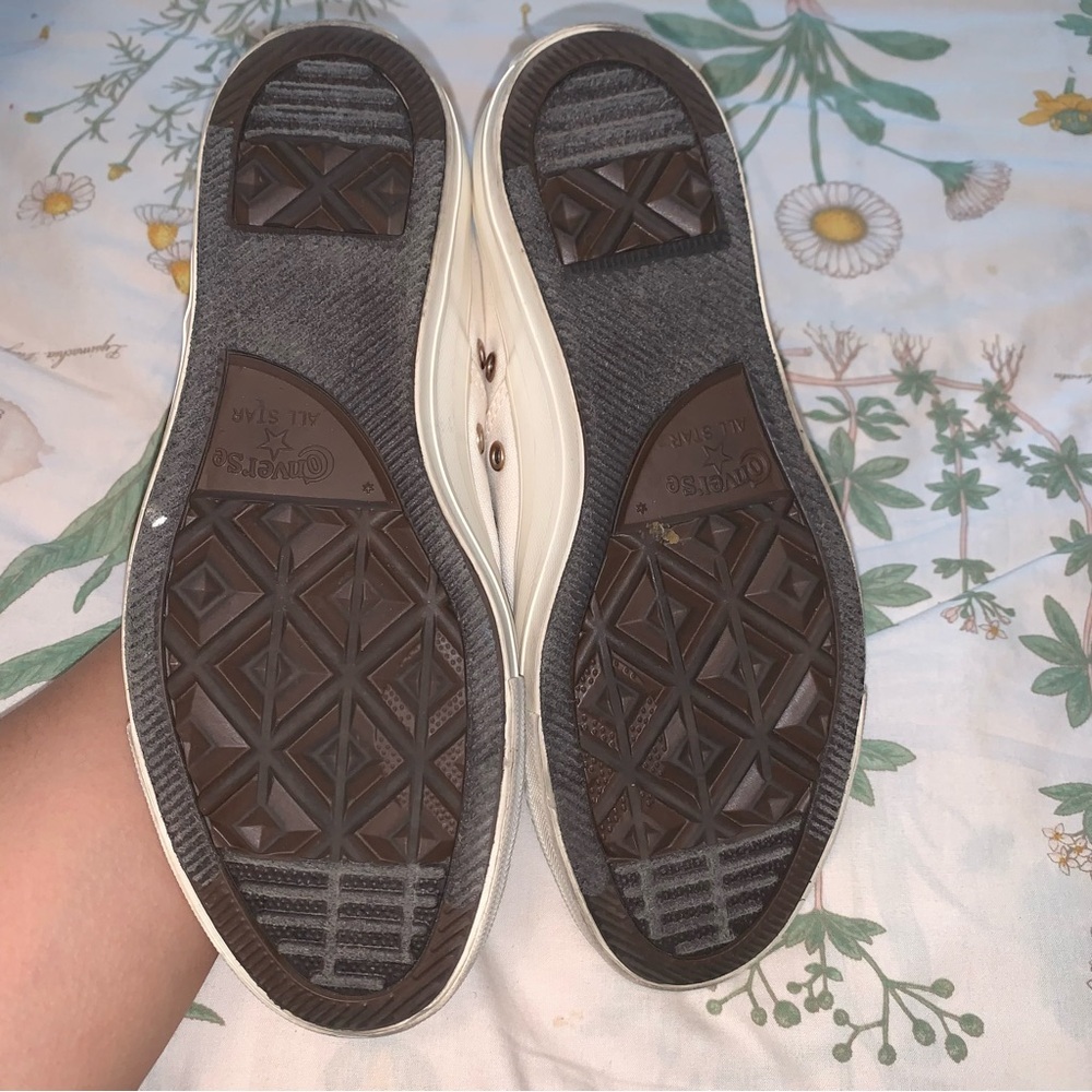 Converse shoes - Picture 3 of 4